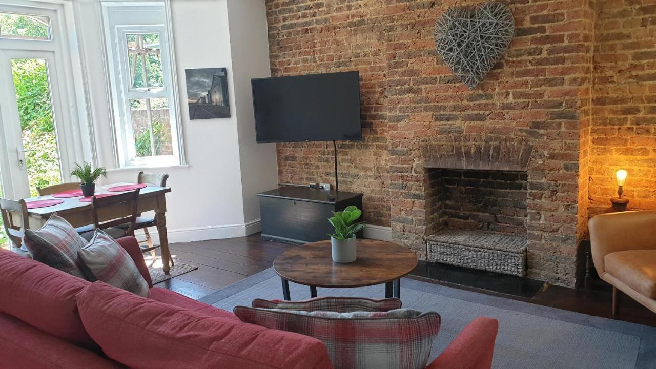 Beautiful Garden Apartment In Leafy St Leonards 5 Mins To Beach Exterior photo